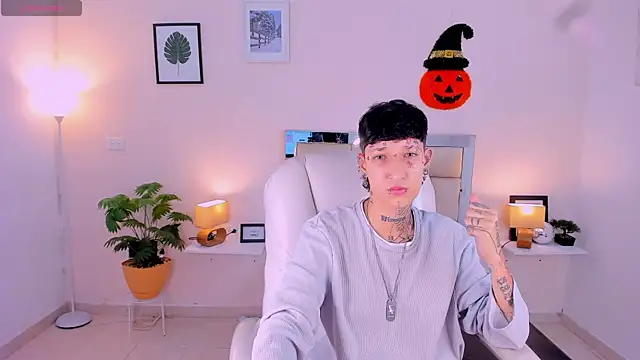 Snapshot of Luci_Rose chatting on October 2025 02:09:02 AM Luci Rose online show from October 2025 02:09:02 AM