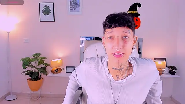 Snapshot of Luci_Rose chatting on October 2025 02:14:02 PM Luci Rose online show from October 2025 02:14:02 PM