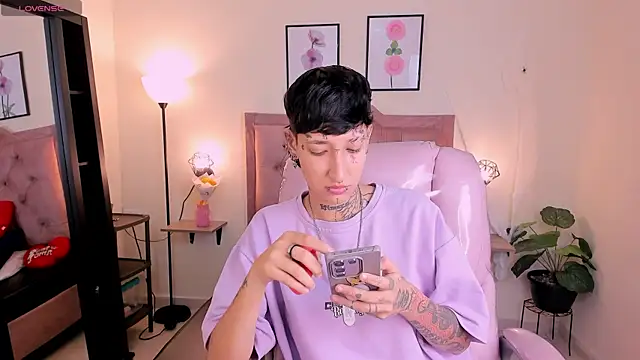 Snapshot of Luci_Rose chatting on October 2025 02:43:02 AM Luci Rose online show from October 2025 02:43:02 AM