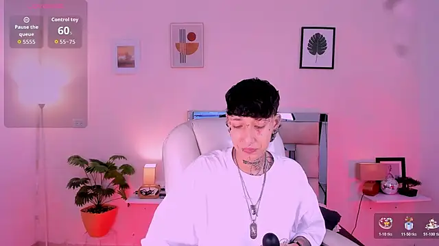 Snapshot of Luci_Rose chatting on November 2025 03:06:02 AM Luci Rose online show from November 2025 03:06:02 AM