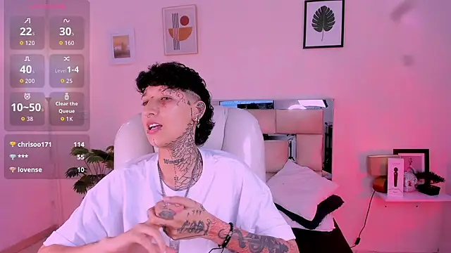 Snapshot of Luci_Rose chatting on November 2025 03:12:01 PM Luci Rose online show from November 2025 03:12:01 PM