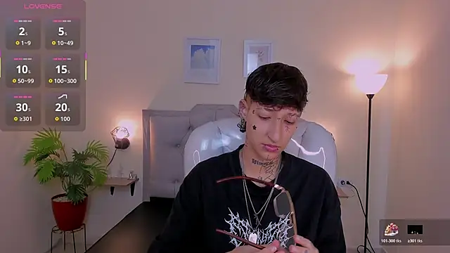 Snapshot of Luci_Rose chatting on November 2025 11:59:02 PM Luci Rose online show from November 2025 11:59:02 PM