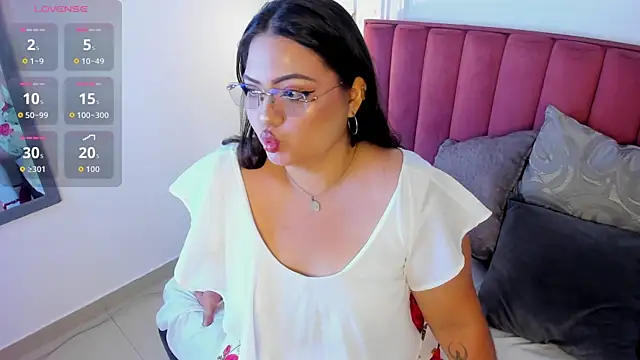 Tessa Sinclaire online show from October 2025 08:15:01 PM