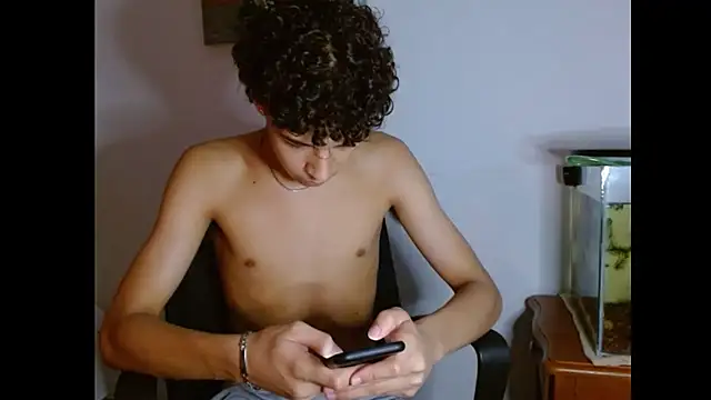 Snapshot of Xtremeplay_18 chatting on October 2025 09:56:01 PM Xtremeplay 18 online show from October 2025 09:56:01 PM