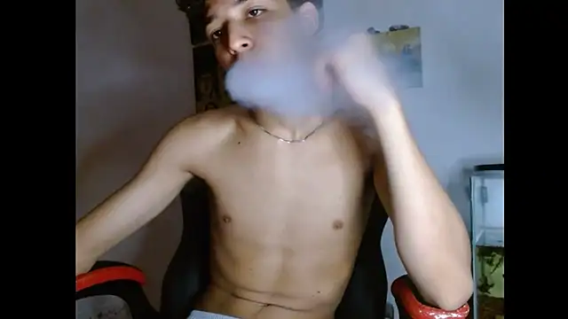Snapshot of Xtremeplay_18 chatting on November 2025 11:48:02 PM Xtremeplay 18 online show from November 2025 11:48:02 PM