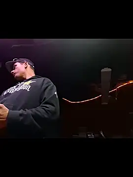 twistafatpipe online show from October 2025 09:21:02 PM