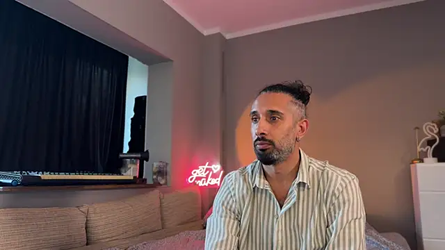 Secret Lovers1 online show from June 2026 05:48:01 PM