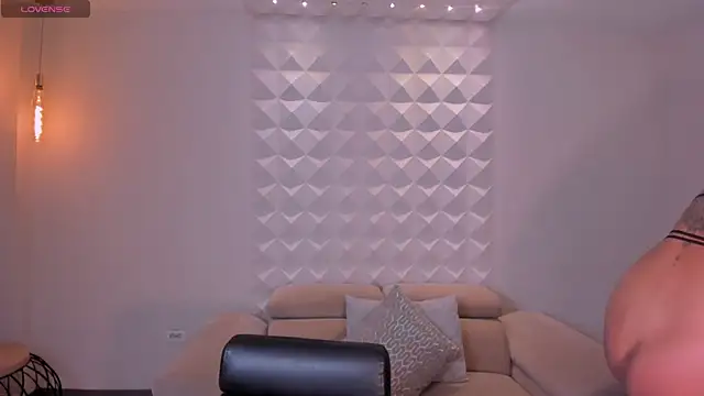 AmberColors  online show from September 2025 07:25:01 PM