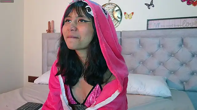 Snapshot of NubesNubladas chatting on November 2025 03:49:01 AM NubesNubladas online show from November 2025 03:49:01 AM