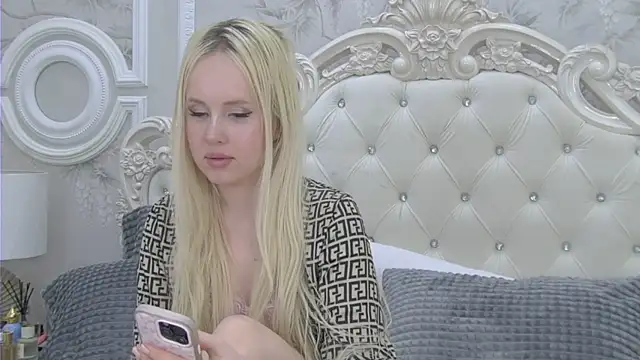 EllieFrosty  online show from April 2026 04:46:01 AM