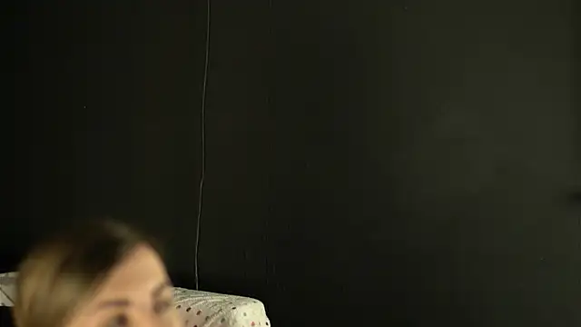 Tracyix online show from June 2026 08:04:01 PM