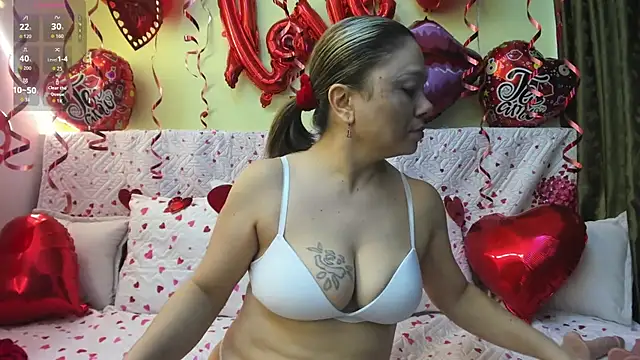 AtheneaArbelaez  online show from September 2025 12:51:01 PM