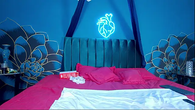 Maylu Fox online show from October 2025 12:34:02 PM