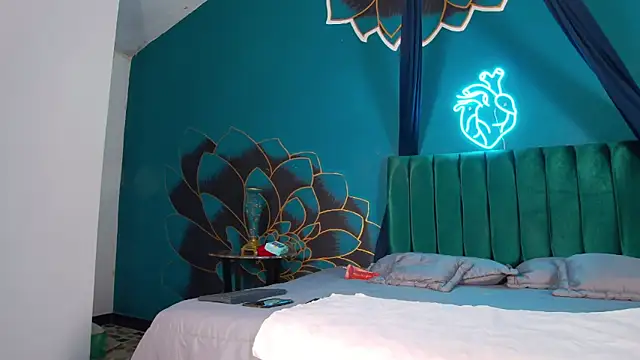 Maylu Fox online show from November 2025 03:34:02 PM