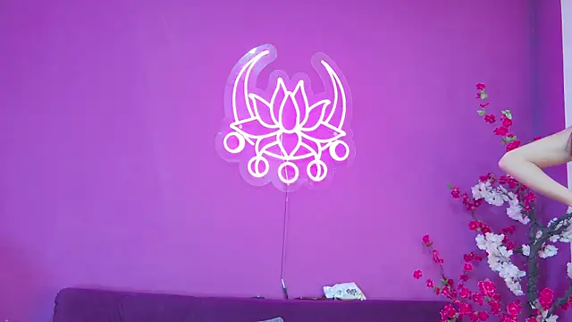 Maylu Fox online show from January 2026 12:18:02 PM