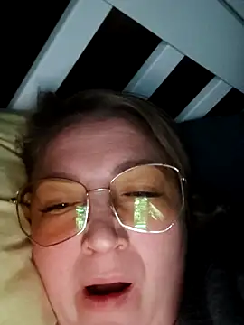 Kiss Eva online show from September 2025 10:37:02 PM