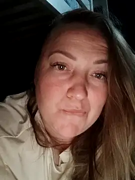 Kiss Eva online show from October 2025 09:01:01 PM