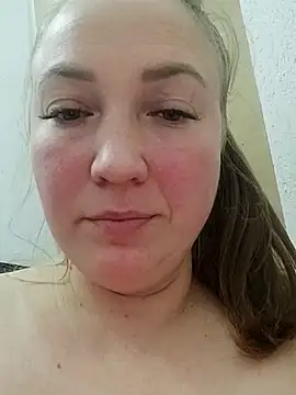 Kiss Eva online show from October 2025 08:16:02 PM