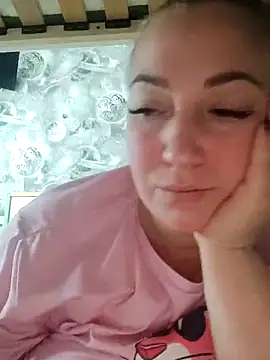 Kiss Eva online show from November 2025 10:21:01 AM