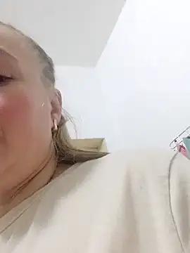 Snapshot of Kiss_Eva chatting on February 2026 03:37:02 PM Kiss Eva online show from February 2026 03:37:02 PM