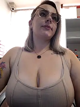 CurvyLust x online show from December 2025 01:42:01 PM