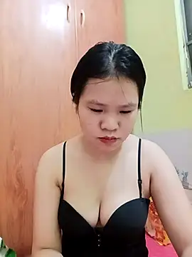 emyeuhss online show from September 2025 03:12:02 PM