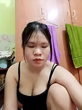 emyeuhss online show from October 2025 12:36:02 PM