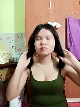 emyeuhss online show from October 2025 01:56:02 PM