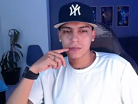 david santos16 online show from September 2025 04:45:02 AM