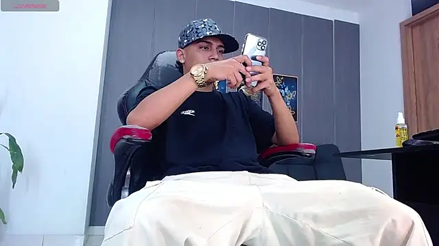 david santos16 online show from December 2025 08:59:02 PM