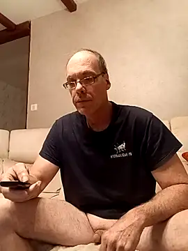 VOSGIEN87 online show from April 2026 08:17:01 PM