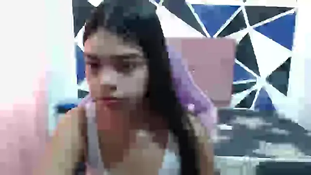 Snapshot of shy_luna18 chatting on November 2025 01:22:04 PM shy luna18 online show from November 2025 01:22:04 PM