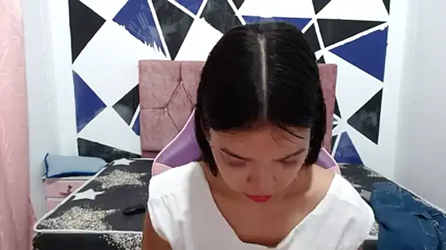 Snapshot of shy_luna18 chatting on November 2025 01:14:02 PM shy luna18 online show from November 2025 01:14:02 PM