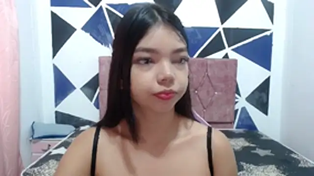 Snapshot of shy_luna18 chatting on November 2025 02:10:01 PM shy luna18 online show from November 2025 02:10:01 PM