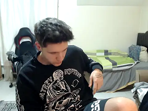 2handsomemann online show from February 2026 06:50:01 PM