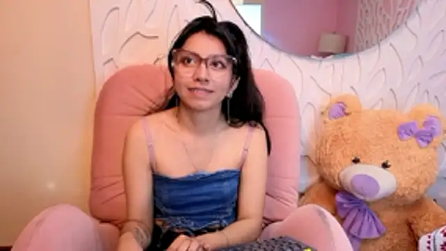 VioletxBloom online show from April 2026 12:05:02 PM