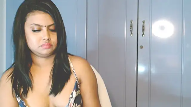 Snapshot of Indian_GlowingMiax chatting on October 2025 04:50:01 PM Indian GlowingMiax online show from October 2025 04:50:01 PM