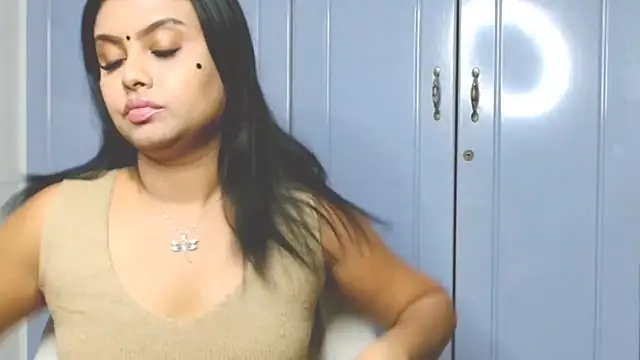 Snapshot of Indian_GlowingMiax chatting on October 2025 05:45:02 PM Indian GlowingMiax online show from October 2025 05:45:02 PM