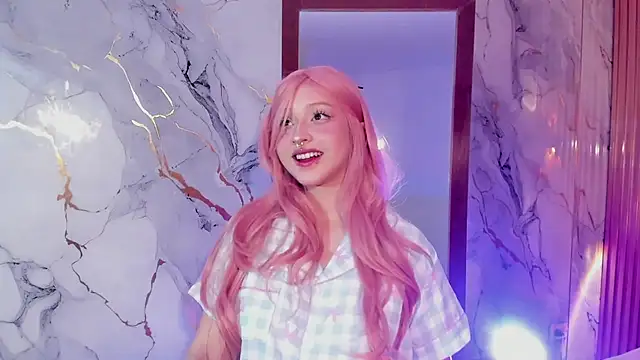 Suxan White  online show from September 2025 12:26:01 PM