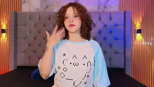 Suxan White  online show from September 2025 11:33:02 AM