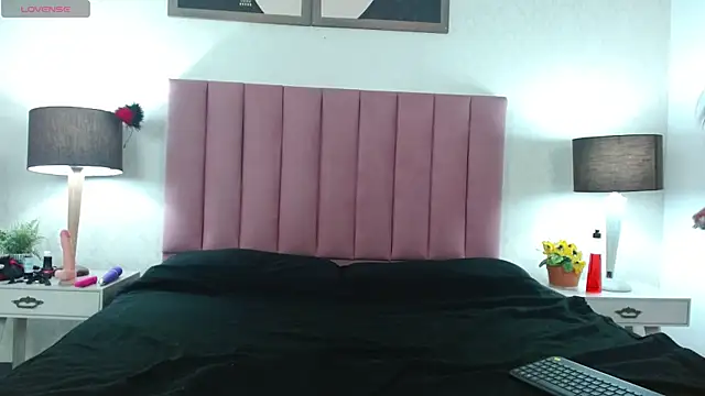 Snapshot of Lolagolden1 chatting on October 2025 12:12:02 PM Lolagolden1 online show from October 2025 12:12:02 PM