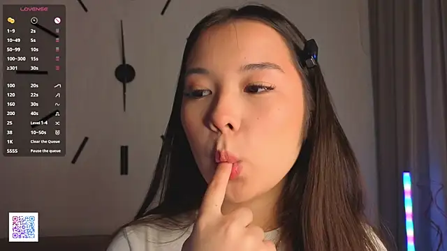 AlberthaEscue online show from October 2025 04:32:01 AM