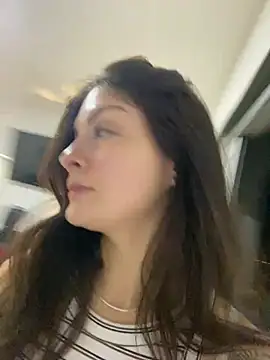 Danielaeliana online show from April 2026 11:51:01 PM