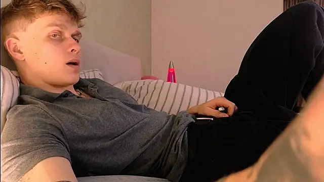 TalkingHead 0  online show from October 2025 11:40:01 AM