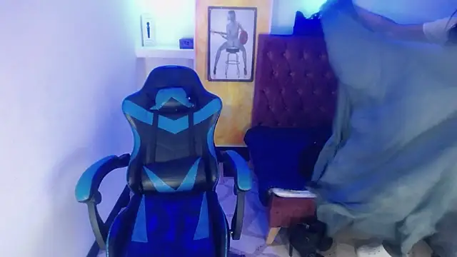 Snapshot of alison_moon7 chatting on September 2025 11:47:01 AM alison moon7 online show from September 2025 11:47:01 AM