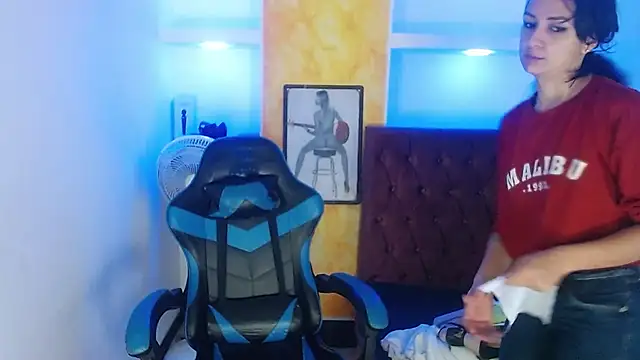 Snapshot of alison_moon7 chatting on October 2025 11:16:01 AM alison moon7 online show from October 2025 11:16:01 AM