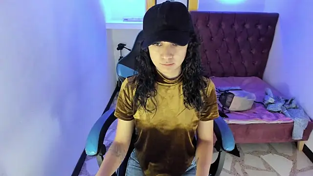 Snapshot of alison_moon7 chatting on October 2025 11:54:02 AM alison moon7 online show from October 2025 11:54:02 AM