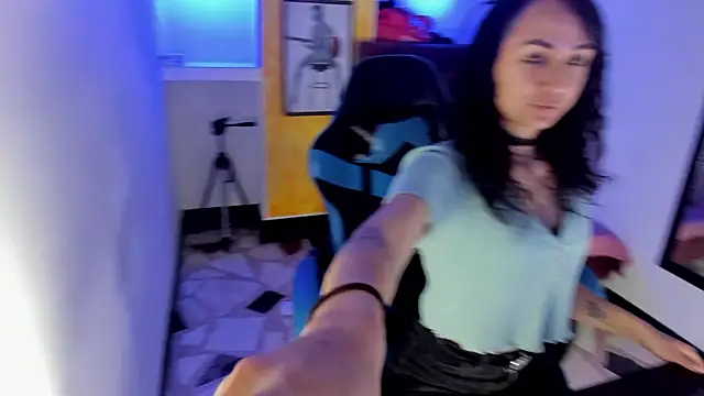 Snapshot of alison_moon7 chatting on October 2025 11:39:02 AM alison moon7 online show from October 2025 11:39:02 AM