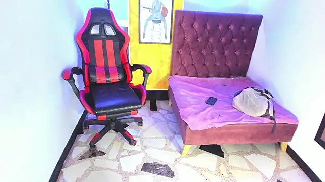 Snapshot of alison_moon7 chatting on November 2025 11:10:01 AM alison moon7 online show from November 2025 11:10:01 AM