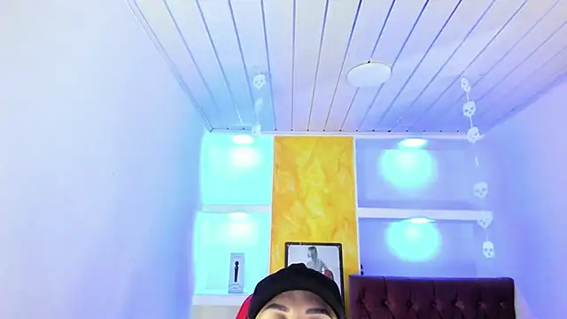 Snapshot of alison_moon7 chatting on November 2025 02:40:02 PM alison moon7 online show from November 2025 02:40:02 PM